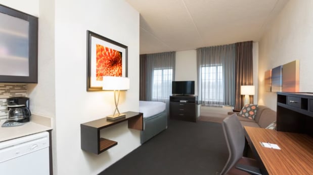 Images Staybridge Suites Chicago-Oakbrook Terrace by IHG