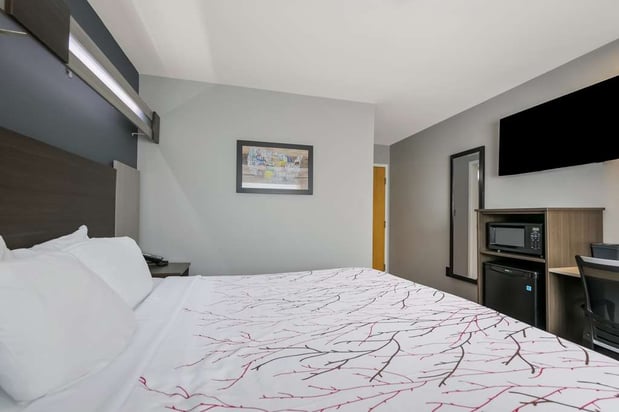 Images SureStay Plus by Best Western Sevierville