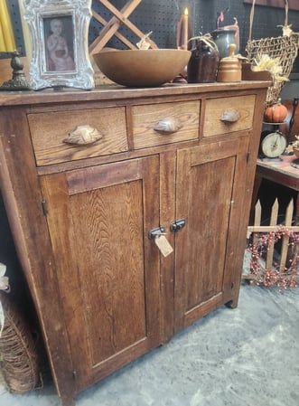 Images Ms. Rhonda's Antiques and More