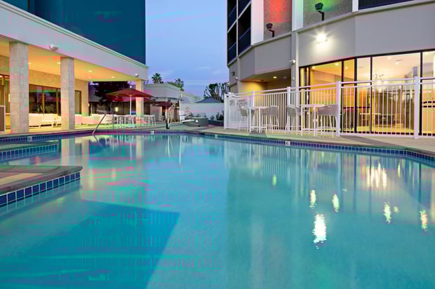 Images Holiday Inn Long Beach Airport by IHG