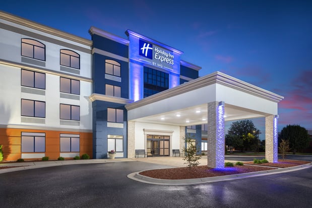 Images Holiday Inn Express Fayetteville - Fort Bragg by IHG