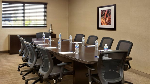 Images Holiday Inn Express & Suites Naples Downtown - 5th Avenue by IHG