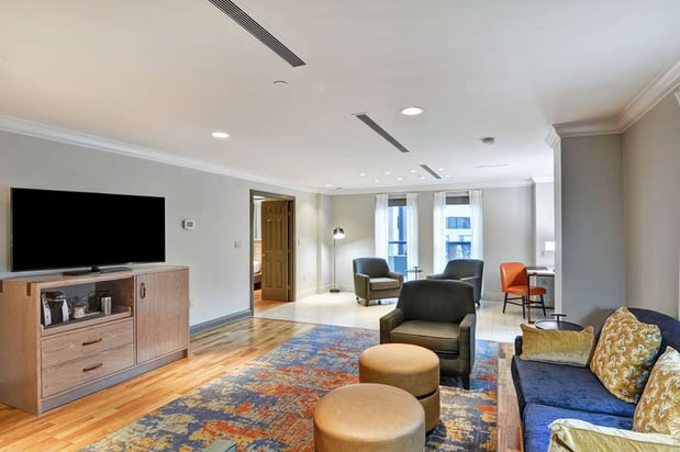 Images The Cincinnatian Hotel, Curio Collection by Hilton