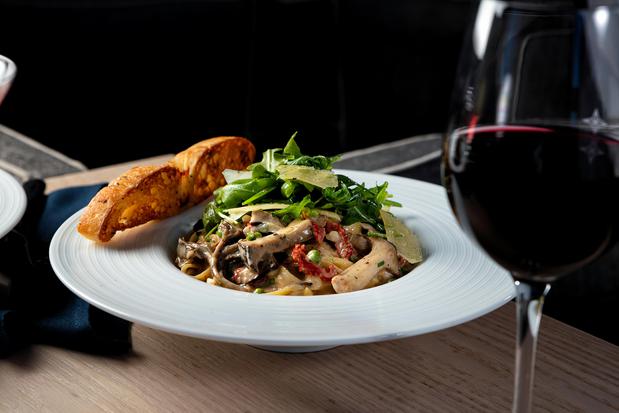 Images Drift Kitchen & Bar - Lido Beach Resort