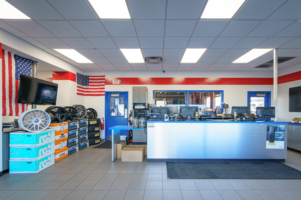 Tire Discounters on 8081 N Springboro Pike in Miamisburg