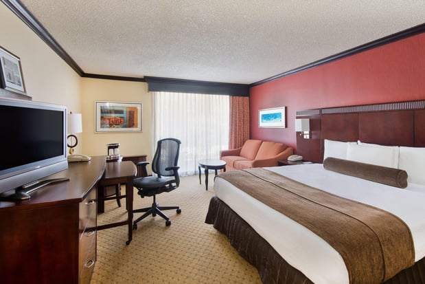 Images Crowne Plaza Albuquerque by IHG