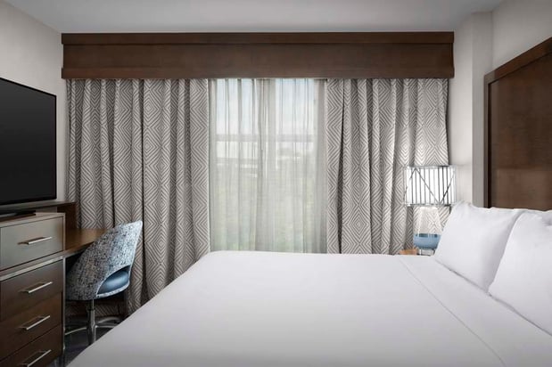Images Embassy Suites by Hilton Atlanta Kennesaw Town Center