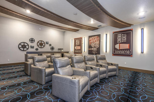 Images Centre Pointe Apartments