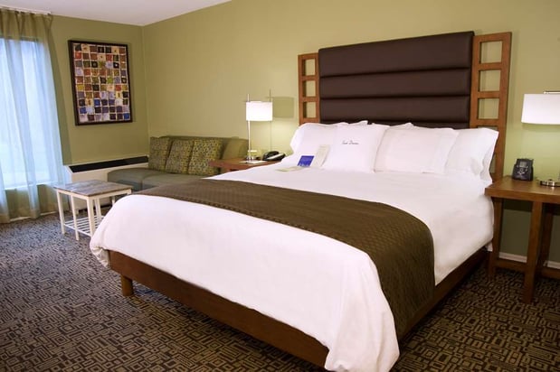 Images DoubleTree by Hilton Collinsville - St. Louis