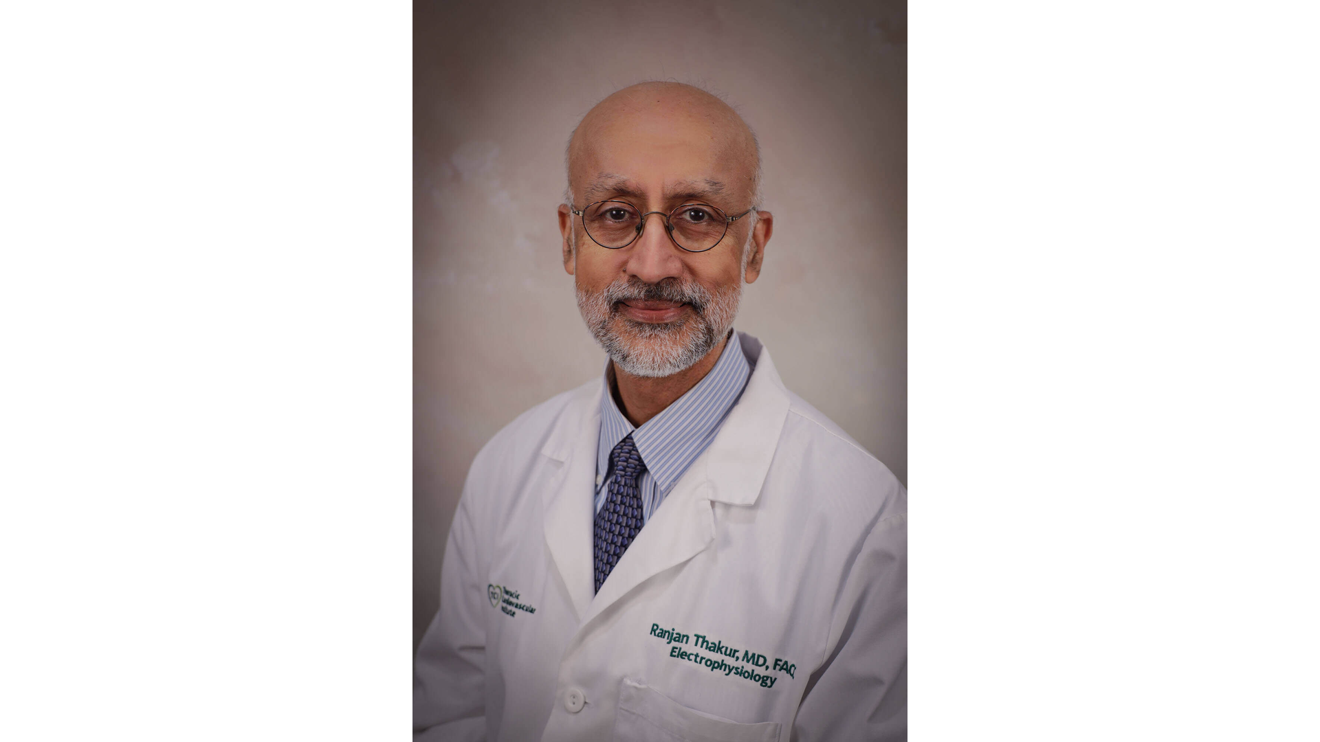 Dr. Angelica M. Manzur, MD - Lansing, MI - Internal Medicine