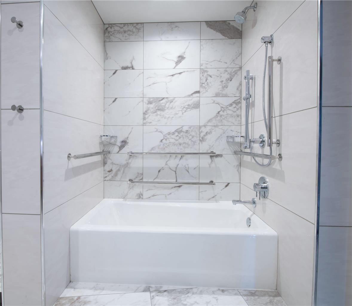 Guest room bath