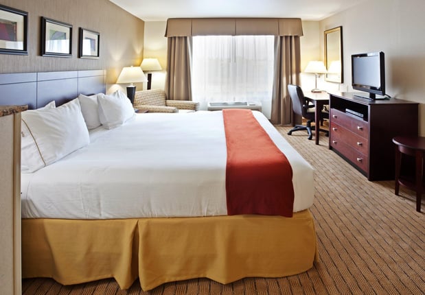 Images Holiday Inn Express & Suites Vancouver Mall/Portland Area by IHG