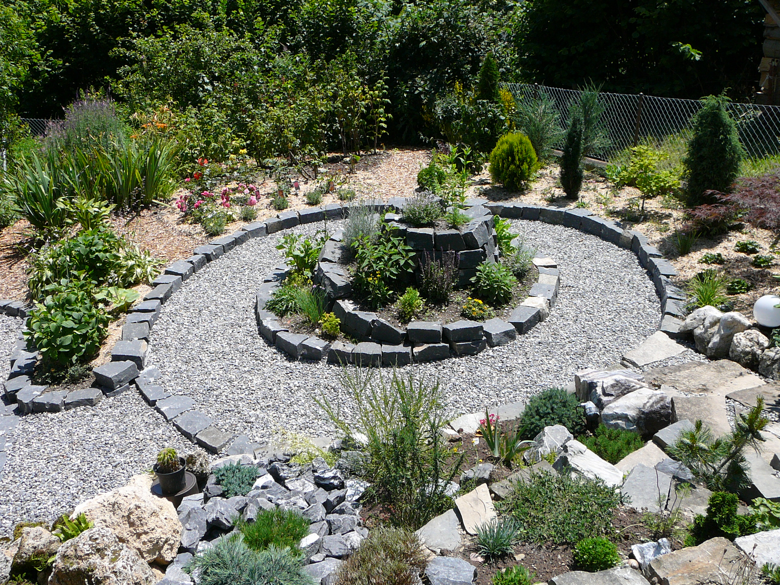 Maurer Gartenbau Inh. Peter Jenni, Alpenweg 8 in Grosshöchstetten