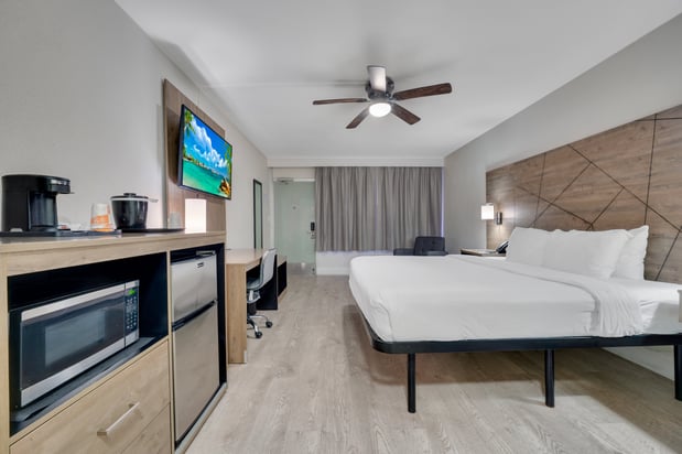 Images Quality Inn & Suites Airport Cruise Port Hollywood