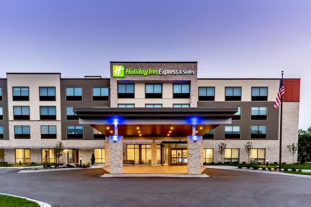 Images Holiday Inn Express & Suites Milwaukee – West Allis by IHG