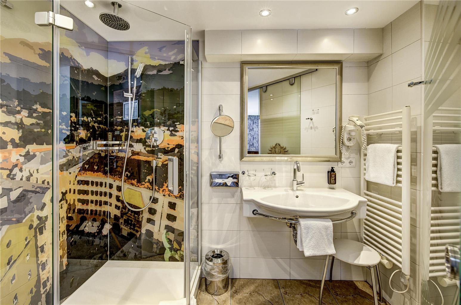 Hotel Goldener Adler, BW Signature Collection, Herzog - Friedrich Str 6 in Innsbruck