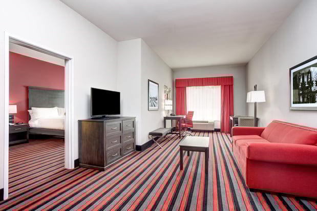 Images Holiday Inn & Suites Lafayette North by IHG