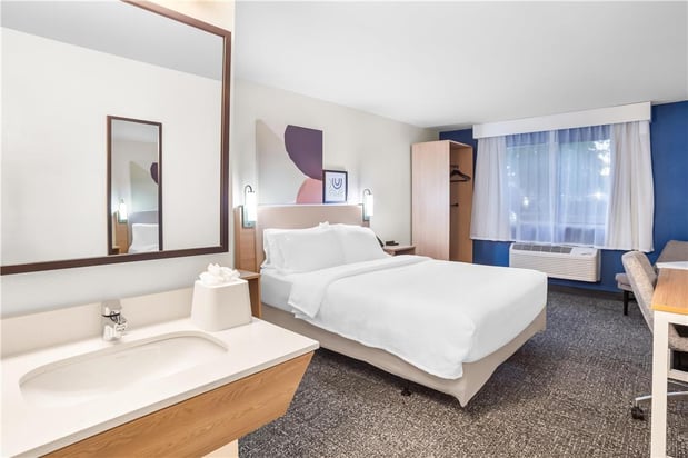 Images Spark by Hilton Kent Seattle