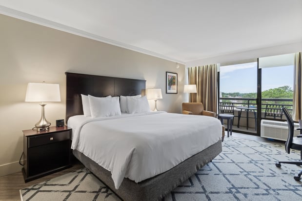 Images Crowne Plaza Executive Center Baton Rouge by IHG