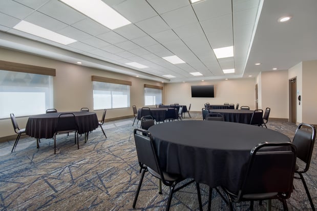 Images Holiday Inn Express & Suites Muskegon - Grand Haven by IHG