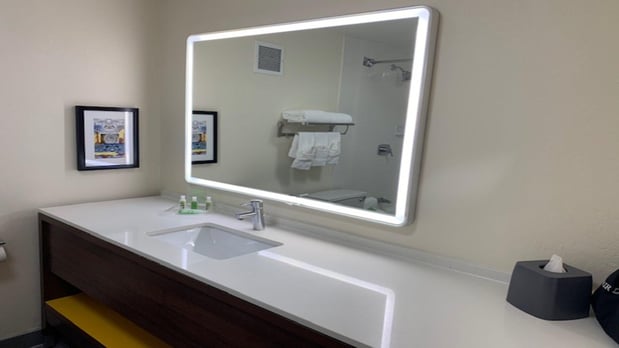 Images Holiday Inn & Suites Chicago North Shore (Skokie) by IHG