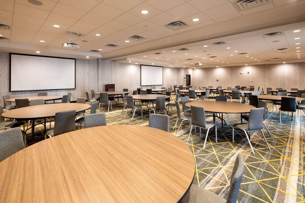 Images Holiday Inn & Suites Detroit - Troy by IHG