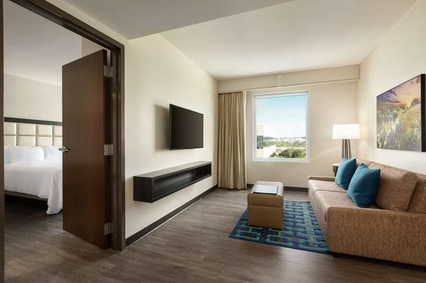 Images Embassy Suites by Hilton San Antonio Landmark