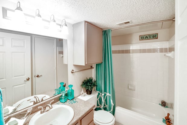 Images Creekside at Pear Ridge Apartment Homes