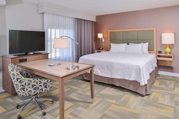 Images Hampton Inn & Suites Altoona-Des Moines
