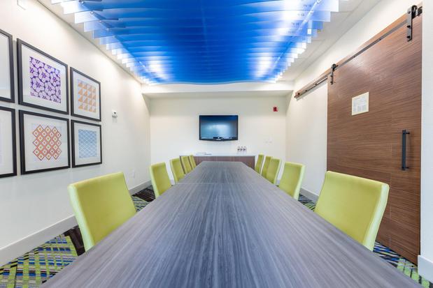 Images Holiday Inn Express & Suites Arlington North – Stadium Area by IHG