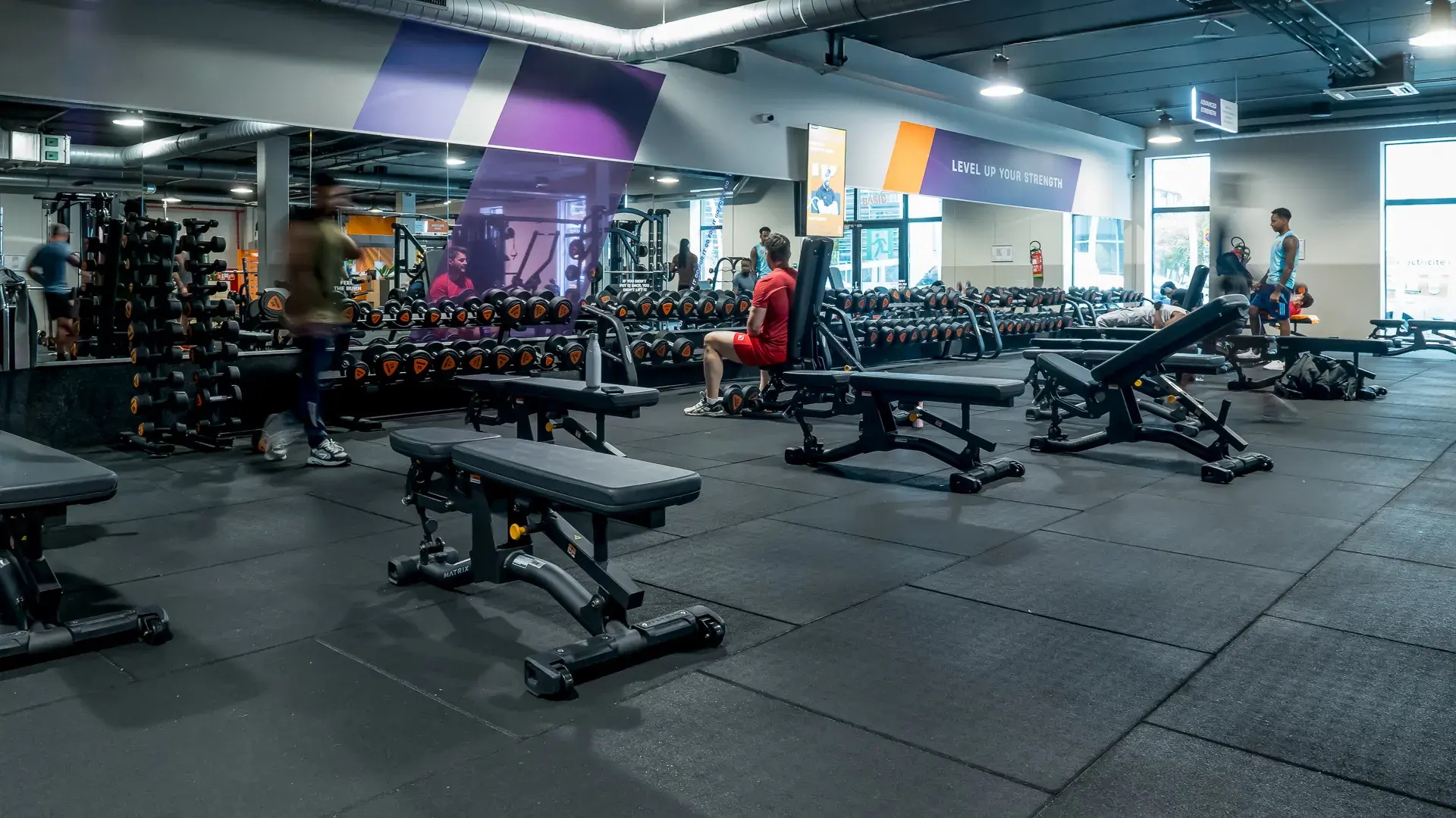 Images Basic-Fit 24/7