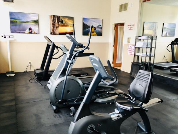 Images Holiday Inn & Suites Pittsfield-Berkshires by IHG