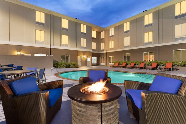 Images Holiday Inn Express & Suites Auburn - University Area by IHG