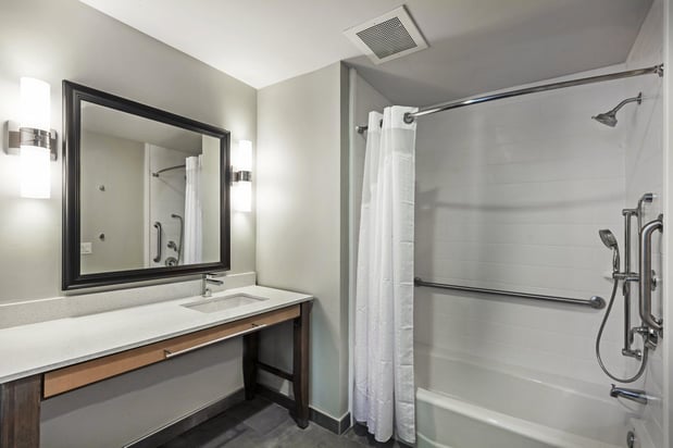 Images Holiday Inn Houston NE - Bush Airport Area by IHG