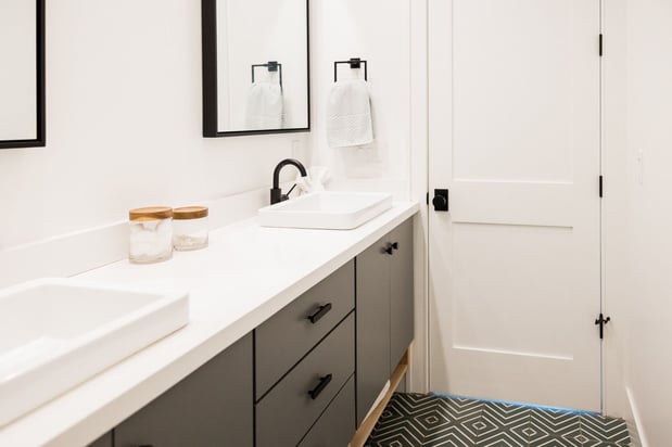 Images AMC Bathrooms & Flooring Inc.