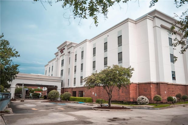 Images Hampton Inn Gonzales