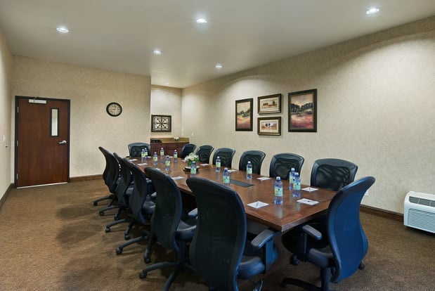 Images Oxford Suites Yakima