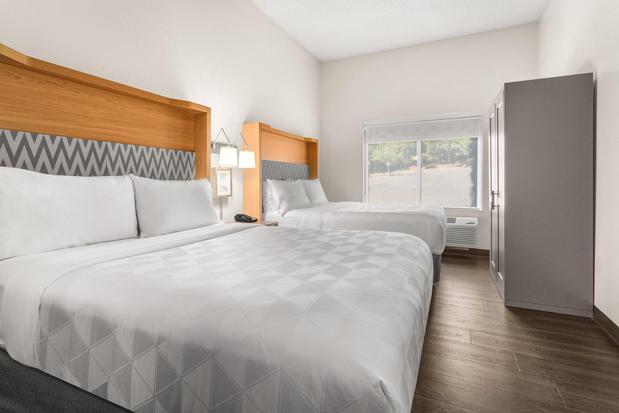 Images Holiday Inn & Suites Bothell by IHG