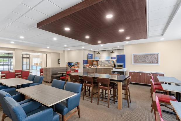 Images Holiday Inn Express & Suites Coralville by IHG