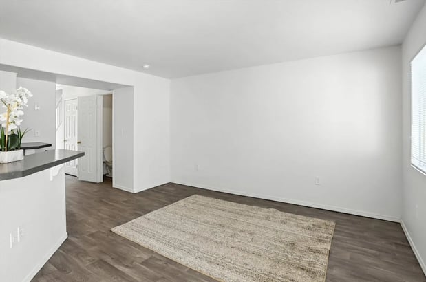 Images Oakstone Apartments