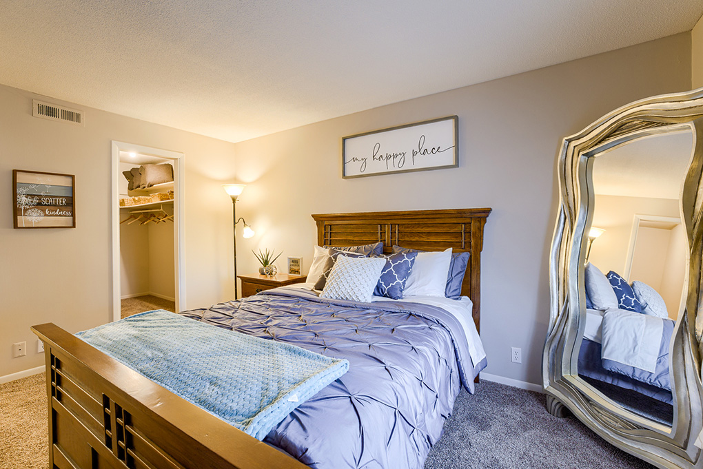 Bedroom With Attached Bathroom & Walk-In Closet