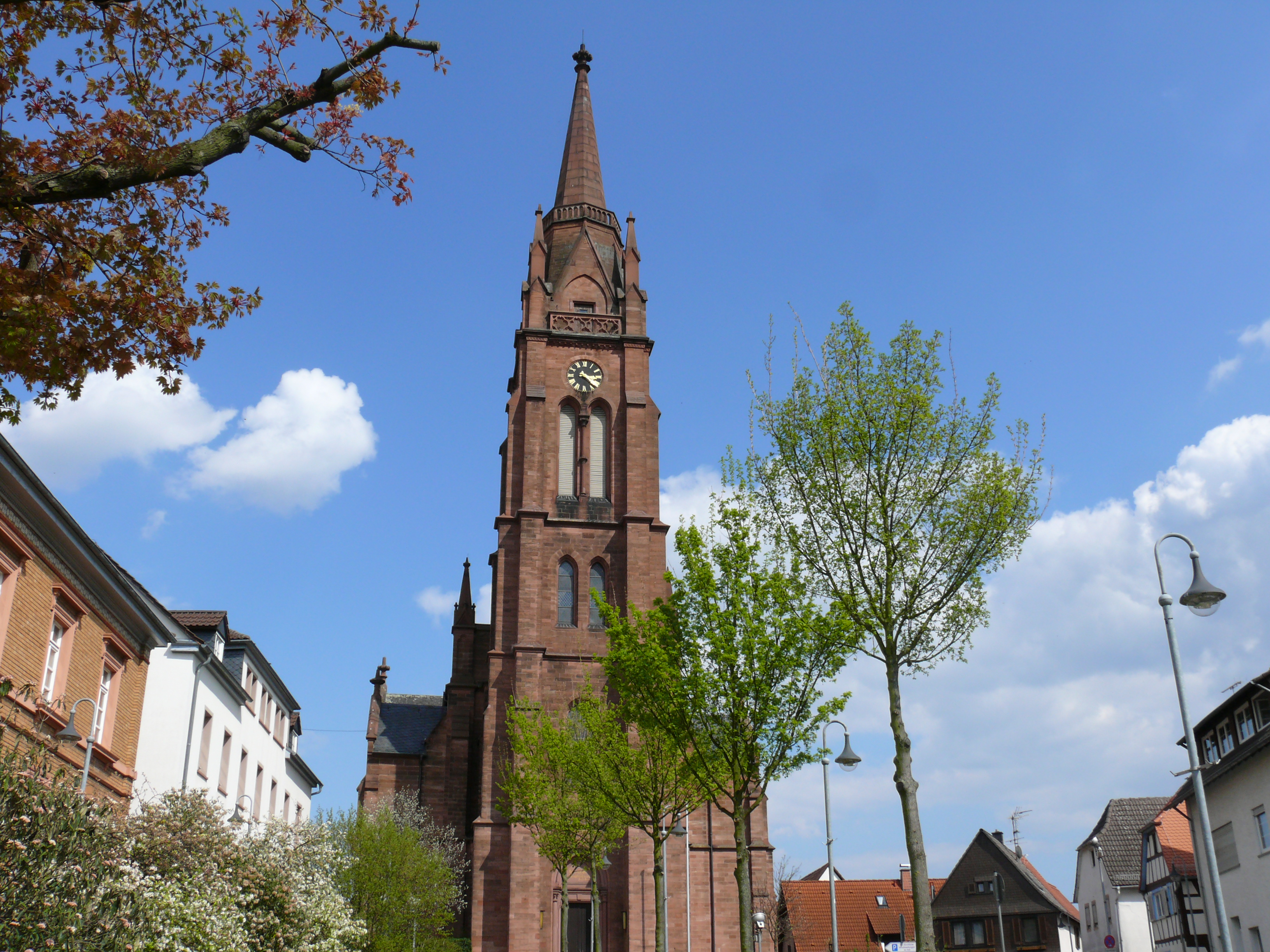 Bild 1 Evangelische Stadtkirche Langen - Evangelische Kirchengemeinde Langen in Langen