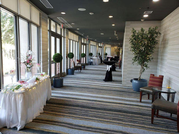 Images Holiday Inn & Suites Phoenix Airport by IHG