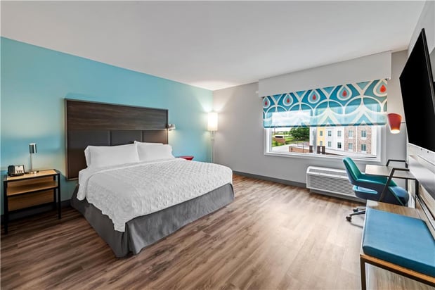 Images Tru by Hilton Kansas City Airport