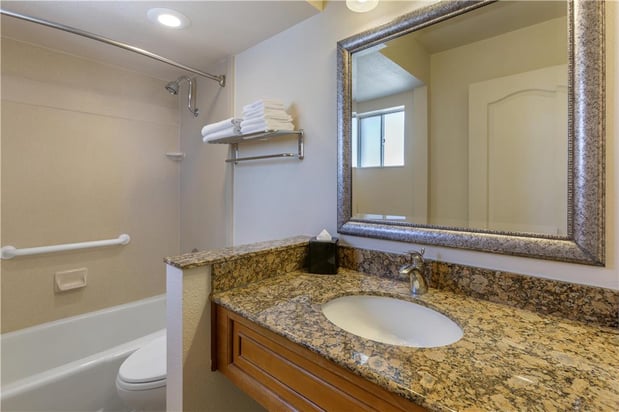 Images Best Western Plus A Wayfarer's Inn and Suites