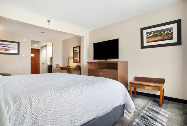 Images Holiday Inn Express & Suites Mobile – I-65 by IHG