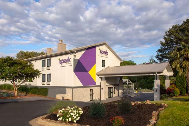 Images Spark by Hilton Atlanta Cumberland Ballpark