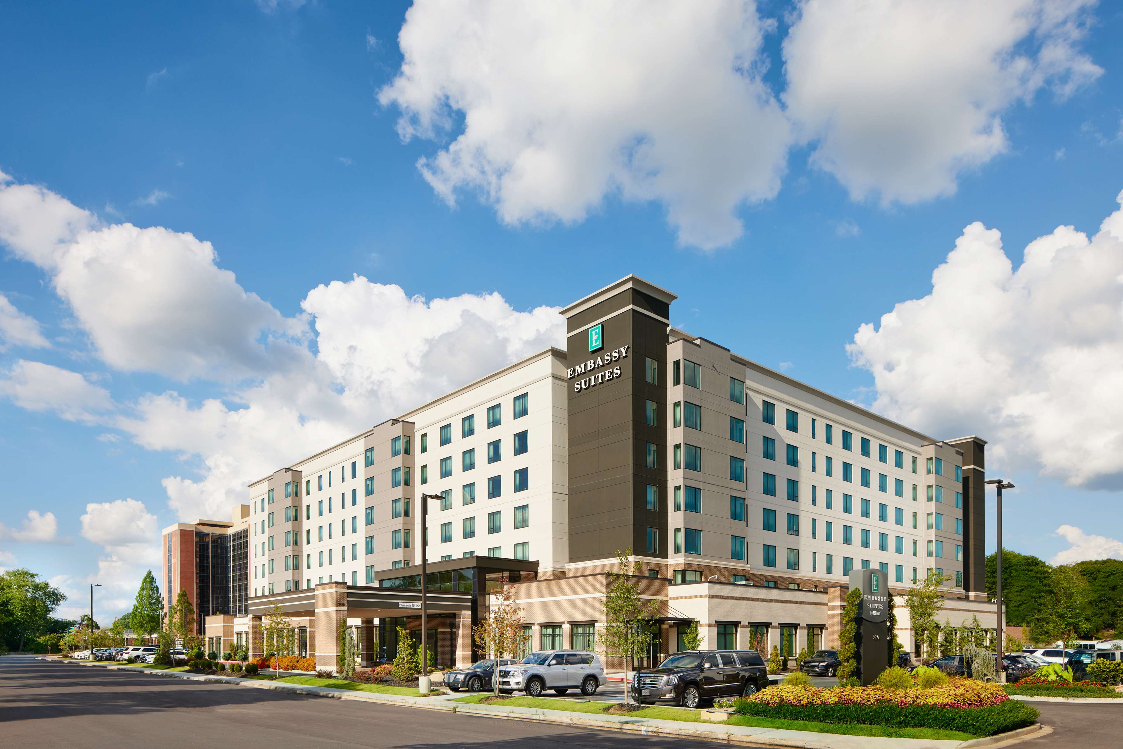 Embassy Suites by Hilton Atlanta Airport North, 3450 International Blvd ...