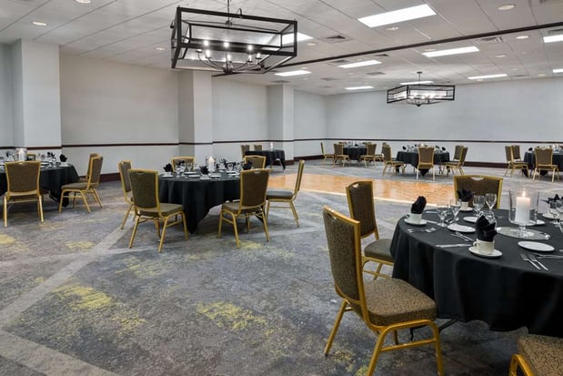 Images Embassy Suites by Hilton Dallas Park Central Area