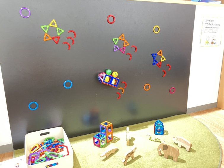 ウォール玩具も人気です。